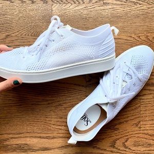 All White Somer Sneakers by Sofft
